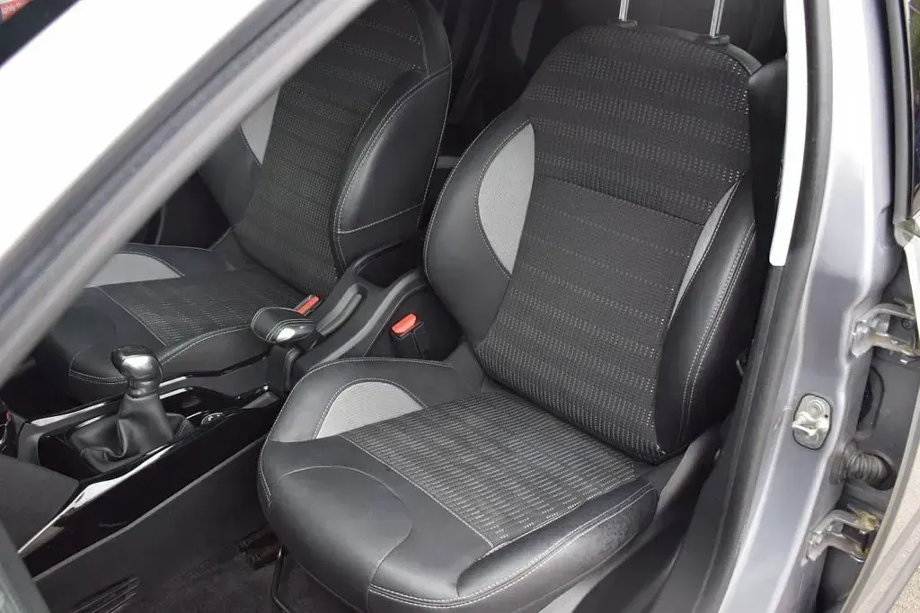 Used Peugeot 2008 Allure 110 HP (80 kW) 2018 Grey SUV