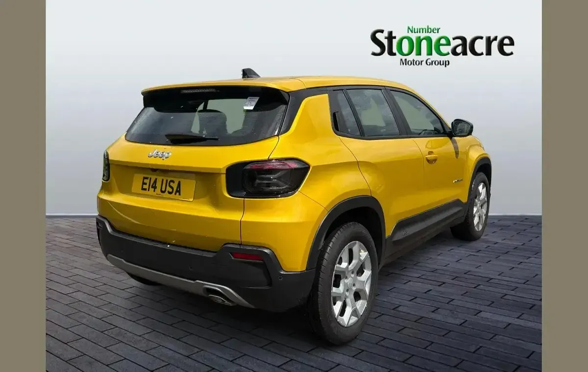 Used Jeep Avenger Altitude 100 HP (73 kW) 2024 Yellow SUV