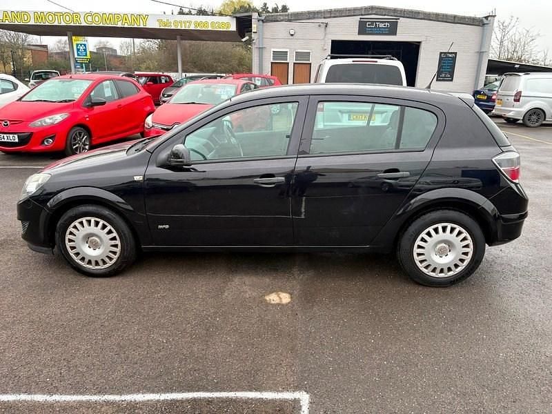 Used Vauxhall Astra 115 HP (84 kW) 2009 Black Hatchback