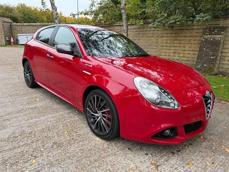 Red Used 2014 Alfa Romeo Giulietta Quadrifoglio Verde Hatchback | £5,495 (Fair price) - Image 1/4