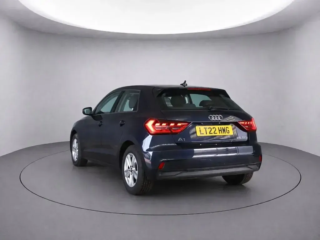Used Audi A1 Sportback Business 95 HP (69 kW) 2022 Blue Hatchback