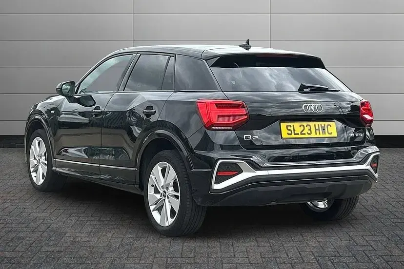 Used Audi Q2 Comfort 150 HP (110 kW) 2023 Mythos black SUV