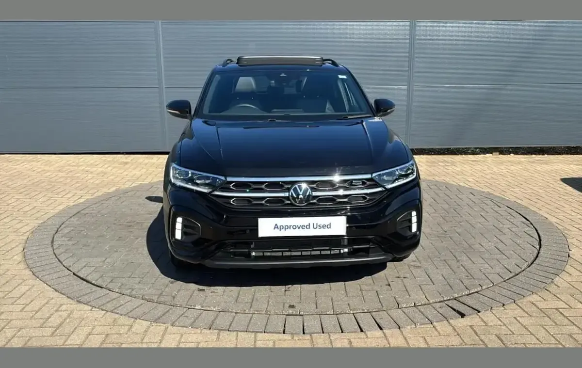 Usado VW T-Roc Black Edition 150 HP (110 kW) 2025 Preto SUV
