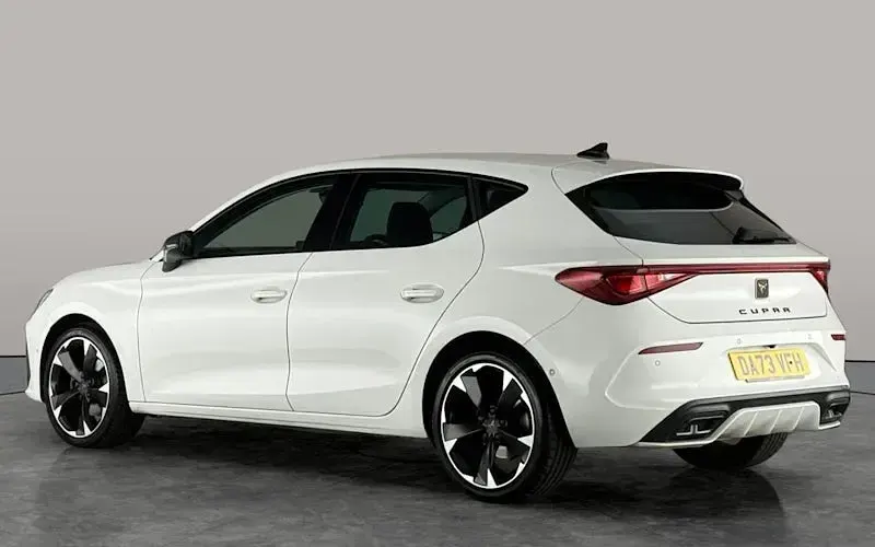 Used Cupra Leon 150 HP (110 kW) 2023 White Hatchback