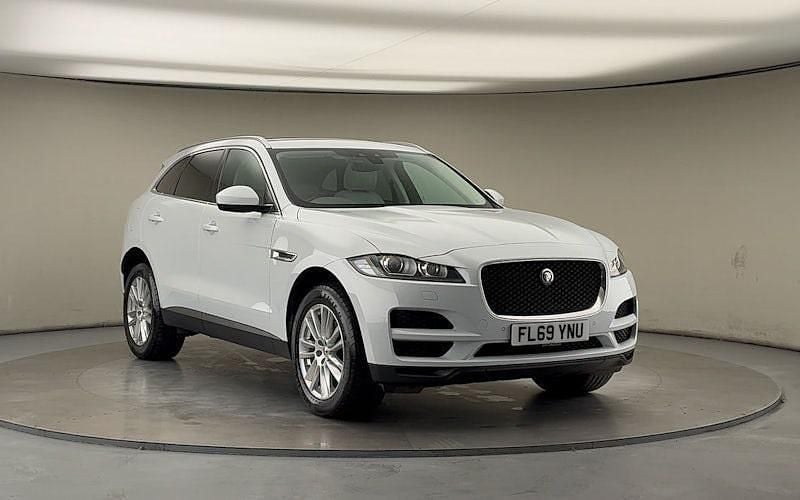 Exterior paint yulong white Used 2019 Jaguar F-Pace Portfolio SUV | £20,250 (Fair price) - Image 1/4