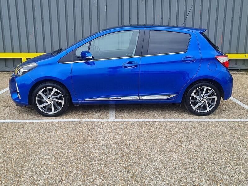 Used Toyota Yaris Hybrid 2018 Blue Hatchback