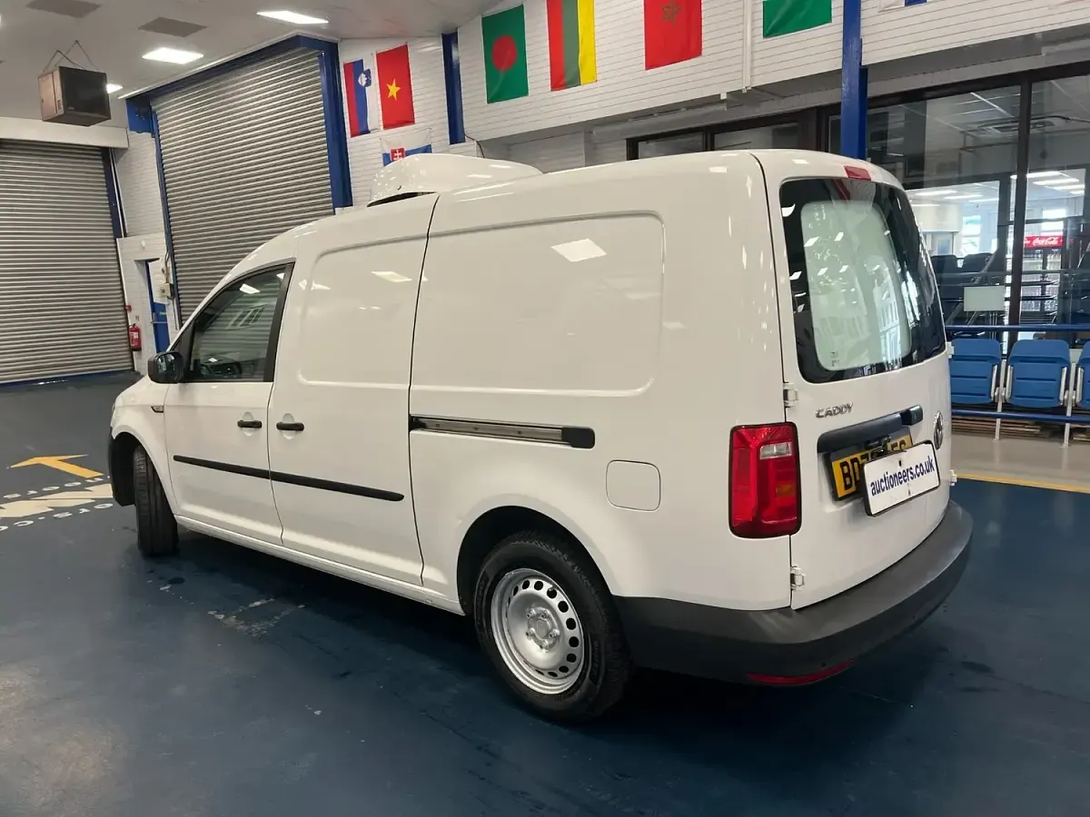 Used VW Caddy Maxi Startline 102 HP (75 kW) 2020 White MPV