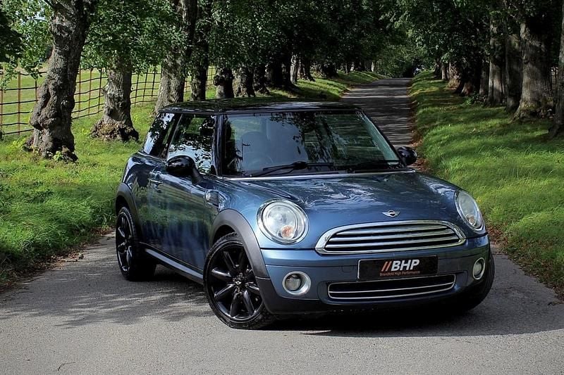 Blue Used 2010 Mini Cooper Hatch Hatchback | £3,650 (Fair price) - Image 1/4