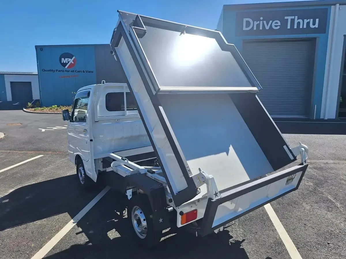 Used Suzuki Carry 2015 White Pickup