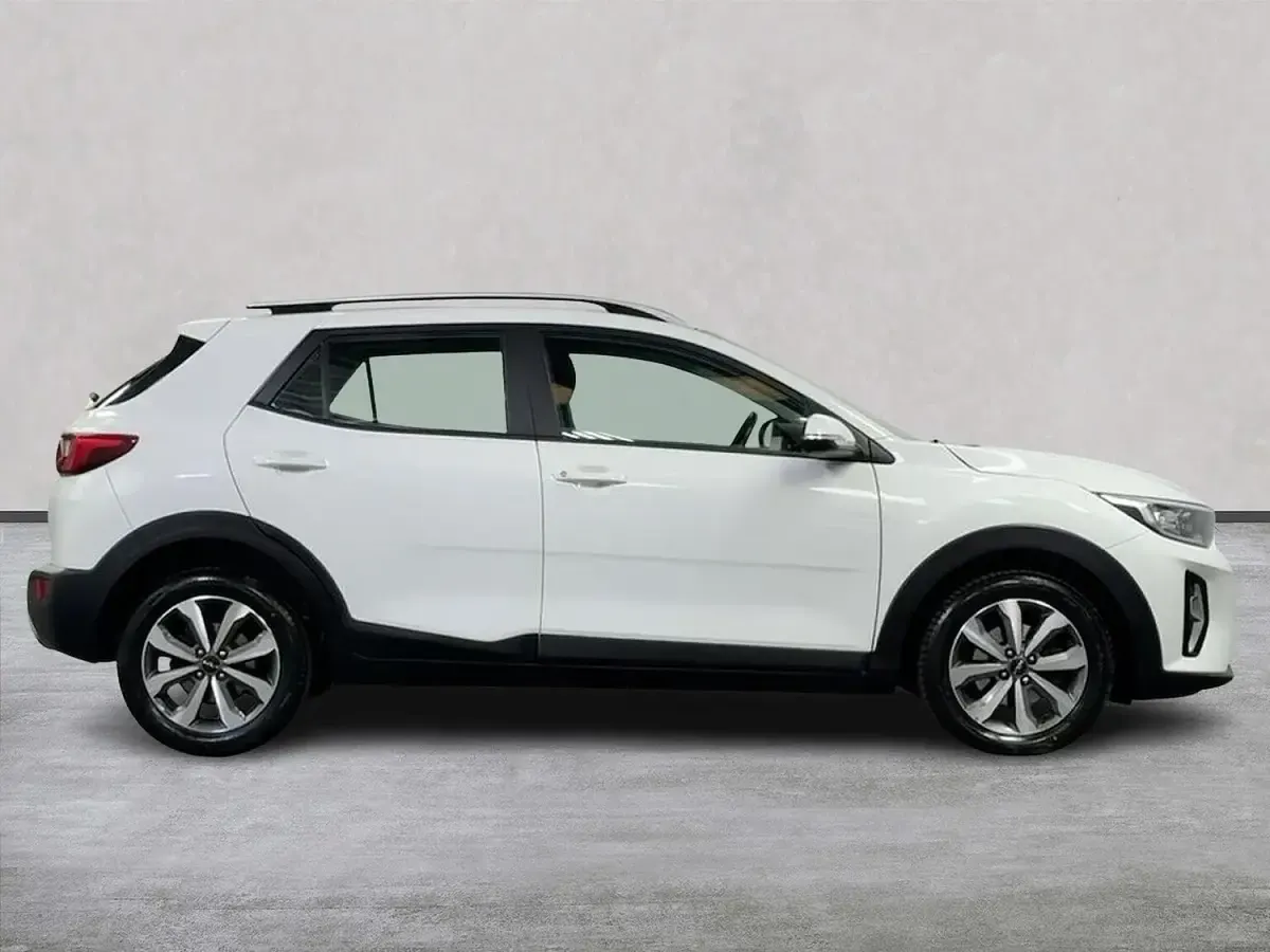Used Kia Stonic 2023 White SUV