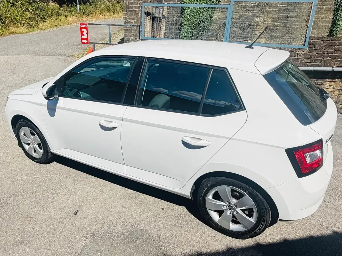 Used Skoda Fabia SE 2016 White Hatchback