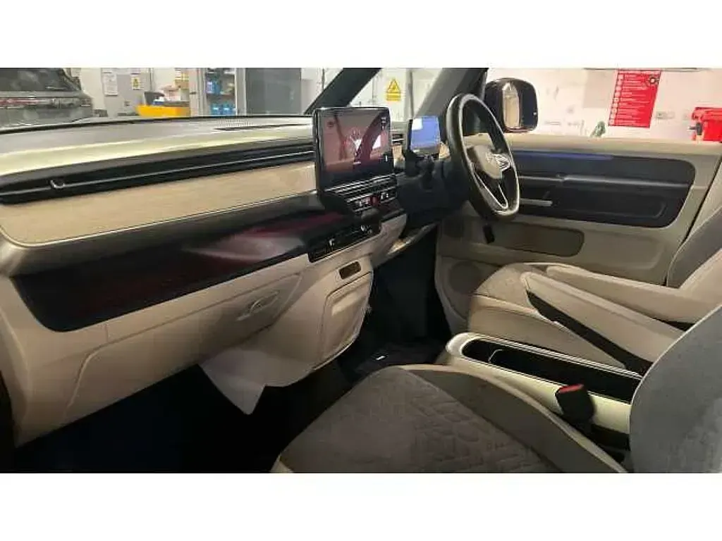Used VW ID. Buzz Pro 150 kW (204 HP) 2024 Deep black pearl MPV