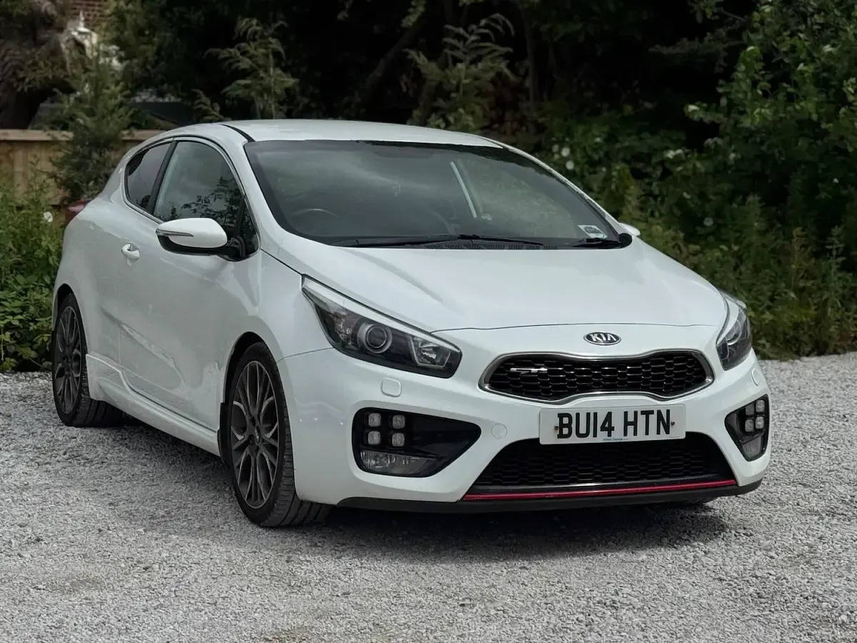 Used Kia ProCeed GT 2014 White Hatchback