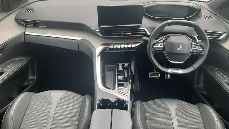 White Used 2024 Peugeot 5008 GT MPV | £25,500 (Fair price) - Image 1/4