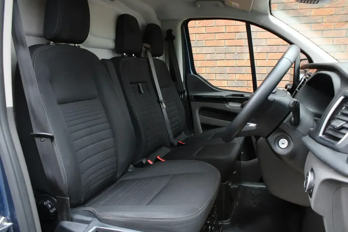 Used Ford Transit Custom Limited 130 HP (95 kW) 2020 Blue Van