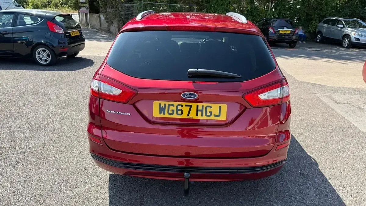 Used Ford Mondeo Titanium 160 HP (117 kW) 2017 Red Estate