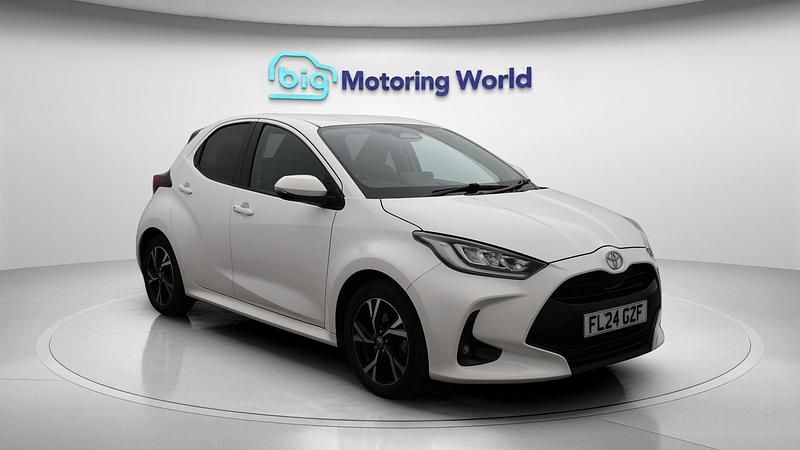 Used Toyota Yaris Hybrid Design 114 HP (83 kW) 2024