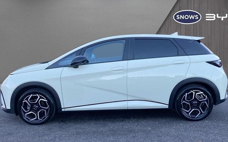 Used BYD Dolphin Design 150 kW (204 HP) 2025 White Hatchback