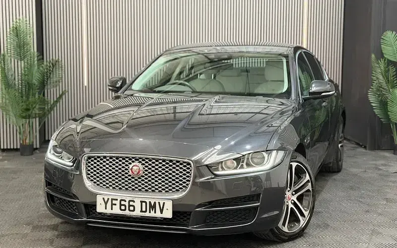Used Jaguar XE Portfolio 163 HP (119 kW) 2019 Sedan