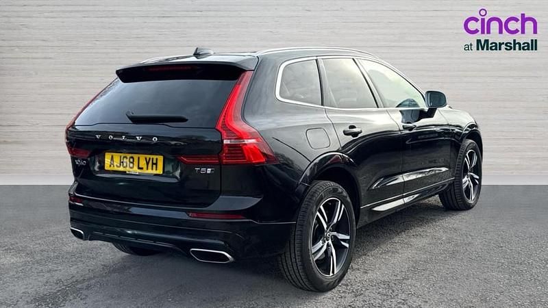 Used Volvo XC60 R-Design 250 HP (183 kW) 2019 Black SUV