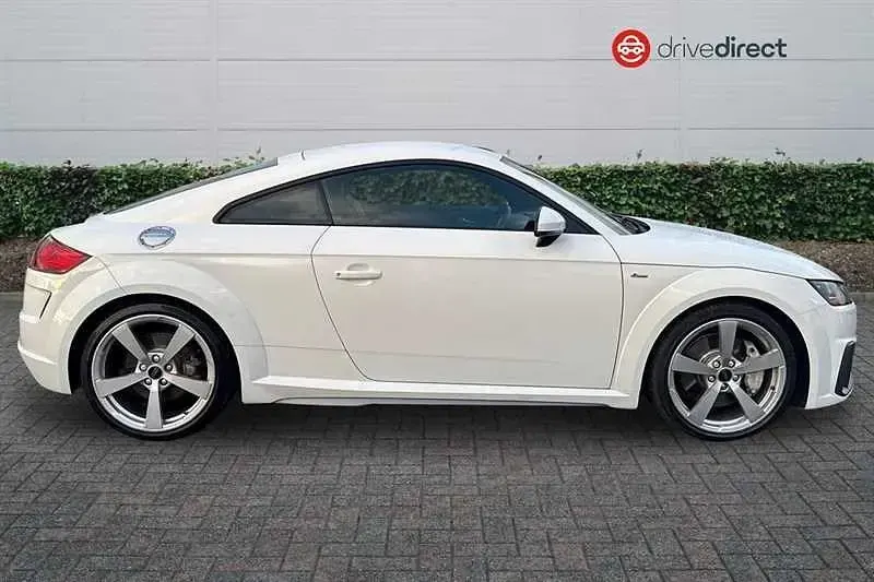Begagnad Audi TT S-Line 245 HK (180 kW) 2022 Vit Sportkupé