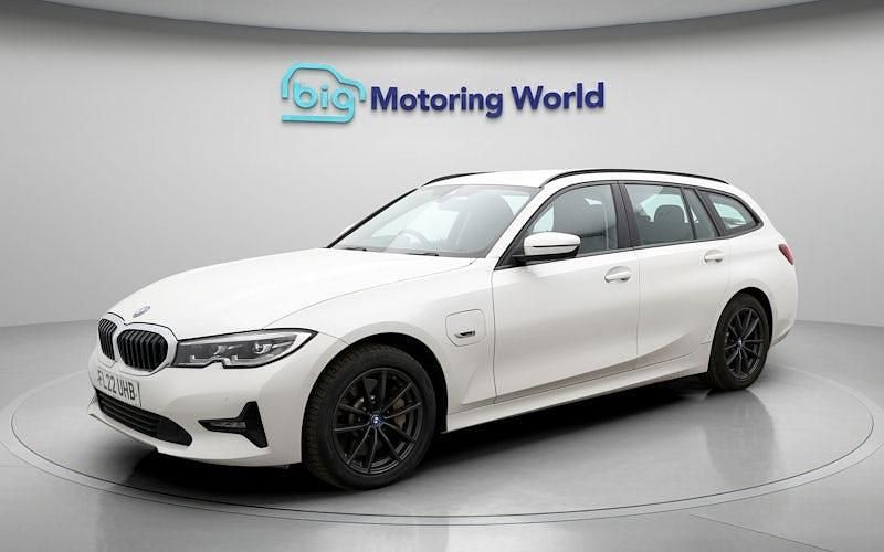 Used BMW 330e 292 HP (214 kW) 2022 White Estate