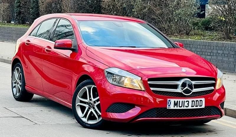 Used Mercedes A200 2013 Red Hatchback