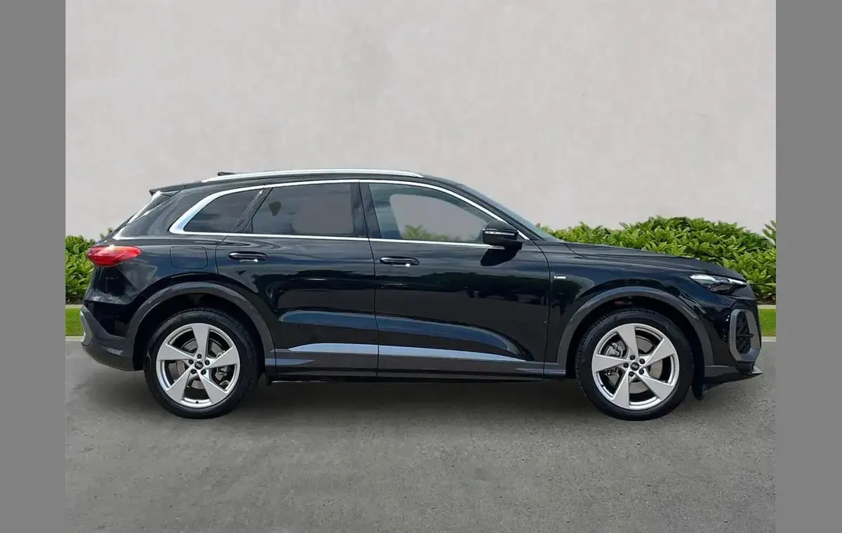 Used Audi Q5 S-Line 204 HP (150 kW) 2026 Black SUV