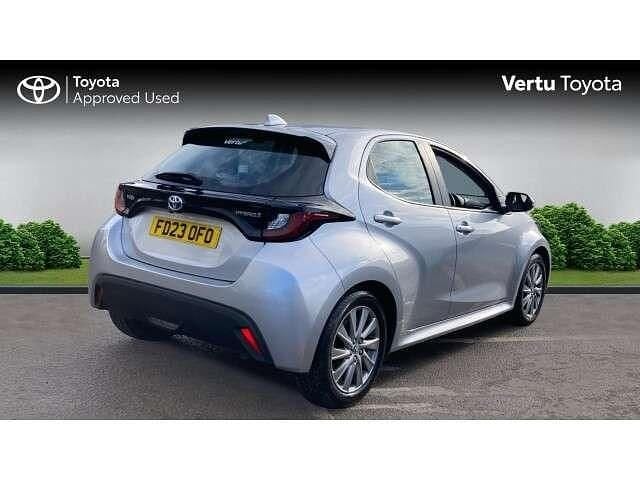 Used Toyota Yaris Hybrid 116 HP (85 kW) 2023 Silver Hatchback
