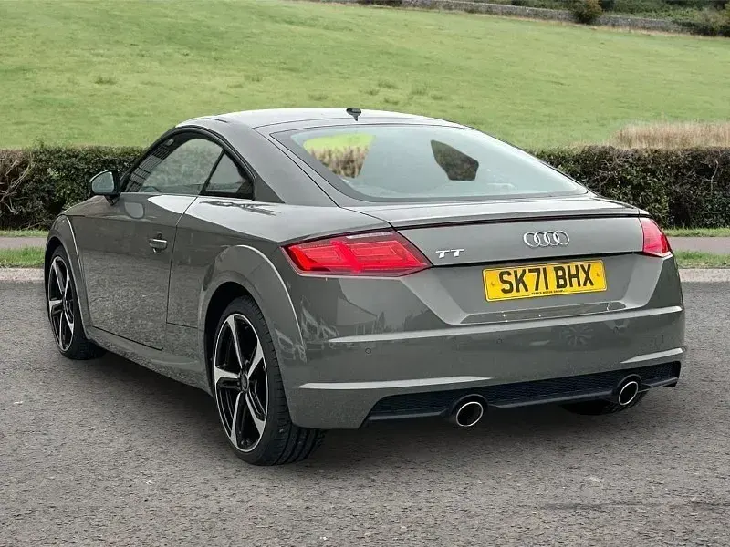 Begagnad Audi TT Sport 245 HK (180 kW) 2021 Grå Sportkupé