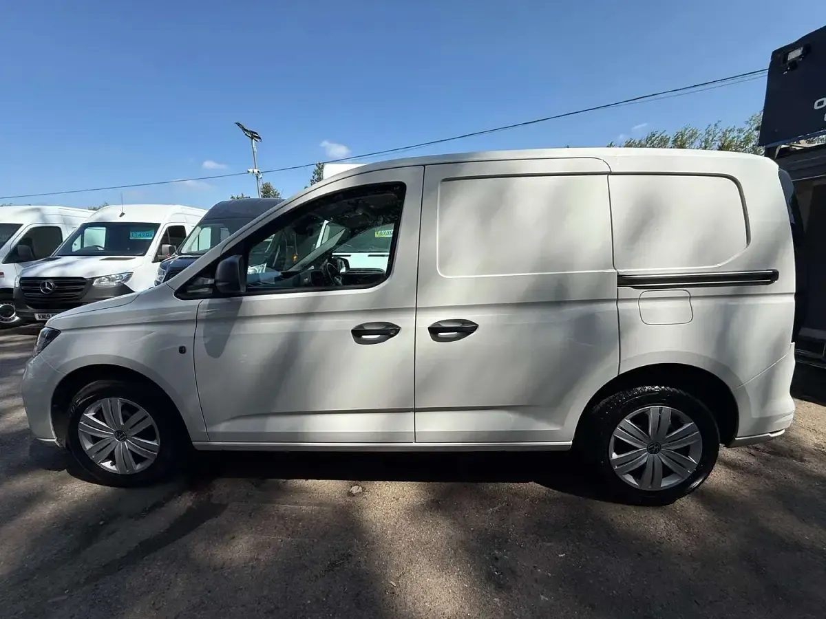 Used VW Caddy 122 HP (89 kW) 2021 White MPV