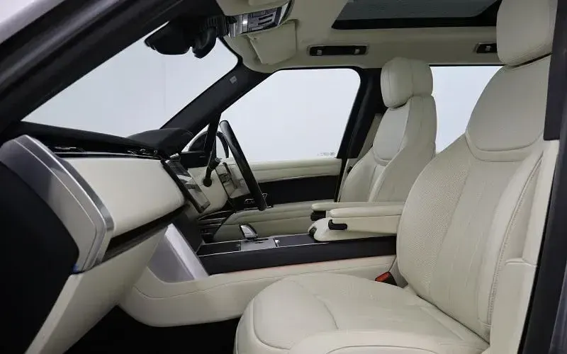 Used Land Rover Range Rover SE 349 HP (256 kW) 2026 SUV