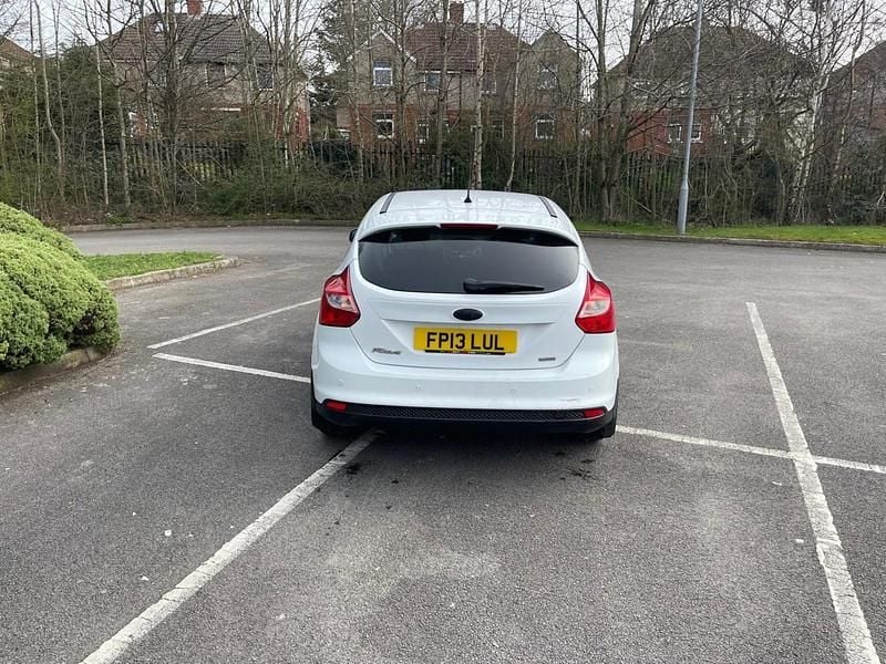 Used Ford Focus Titanium 115 HP (84 kW) 2013 White Hatchback