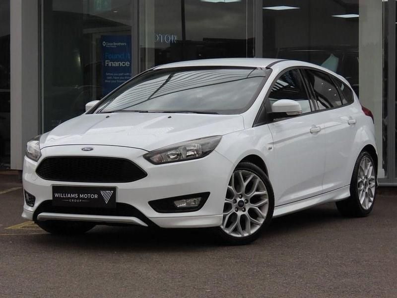 White Used 2017 Ford Focus ST-Line Hatchback | £7,999 (Fair price) - Image 1/4