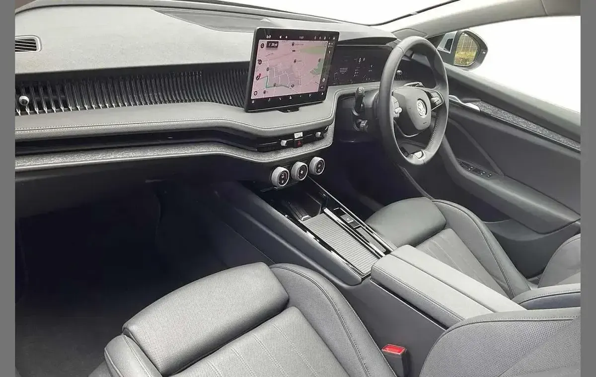 Used Skoda Superb SE L 150 HP (110 kW) 2025 Pebble silver metallic Hatchback