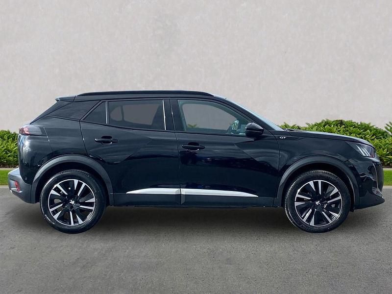 Begagnad Peugeot 2008 Premium 2022 Svart SUV