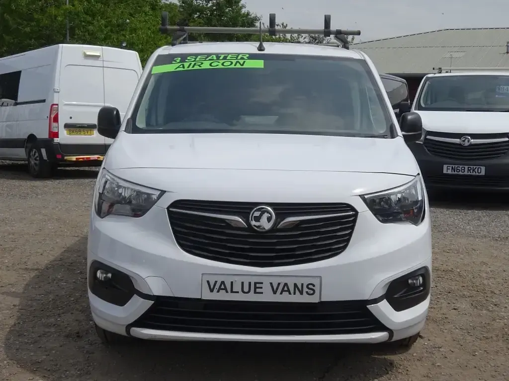 Used Vauxhall Combo Sportive 100 HP (73 kW) 2022 White MPV