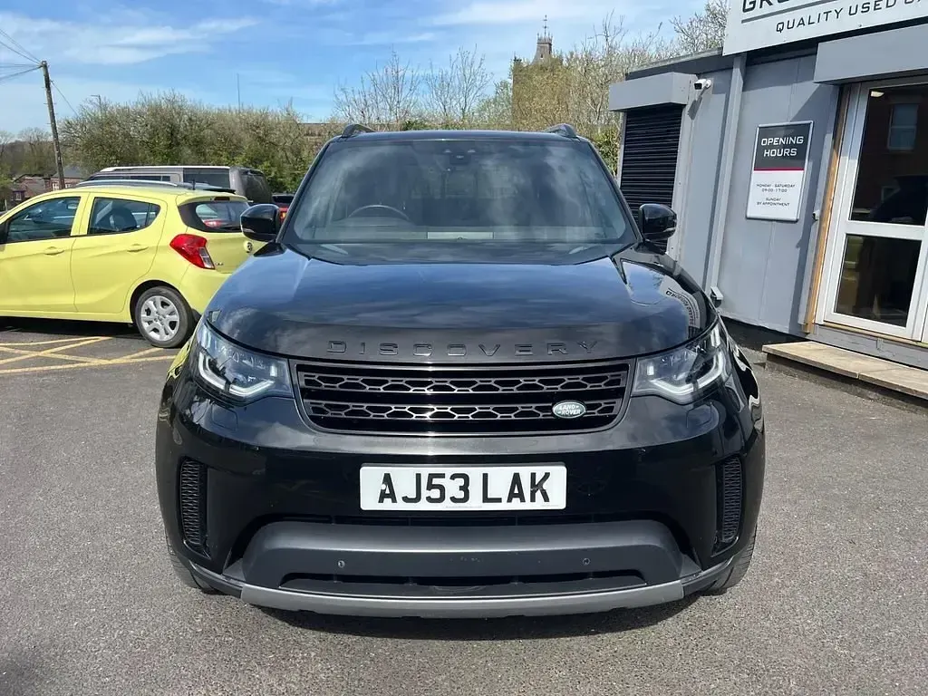 Usado Land Rover Discovery 5 HSE 255 HP (187 kW) 2018 Preto SUV