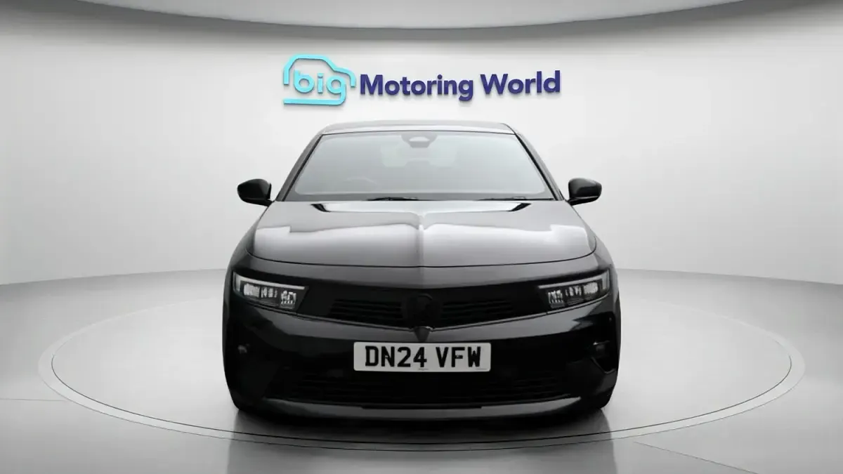 Used Vauxhall Astra S 130 HP (95 kW) 2024 Black Hatchback