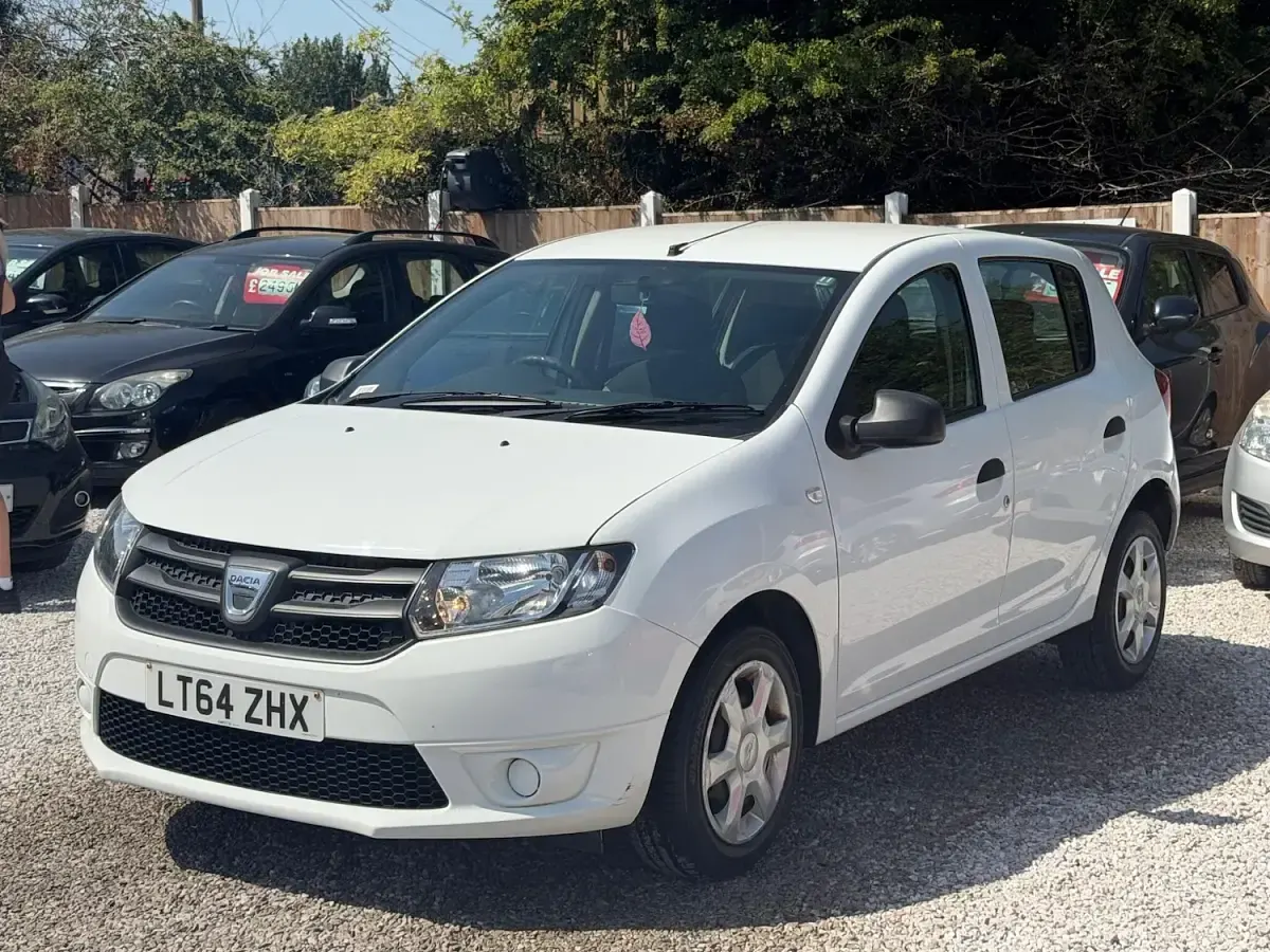 Used Dacia Sandero Ambiance 2014 White Hatchback