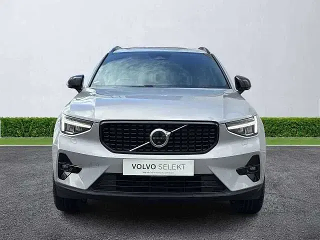 Used Volvo XC40 Ultimate 197 HP (144 kW) 2023 Silver SUV