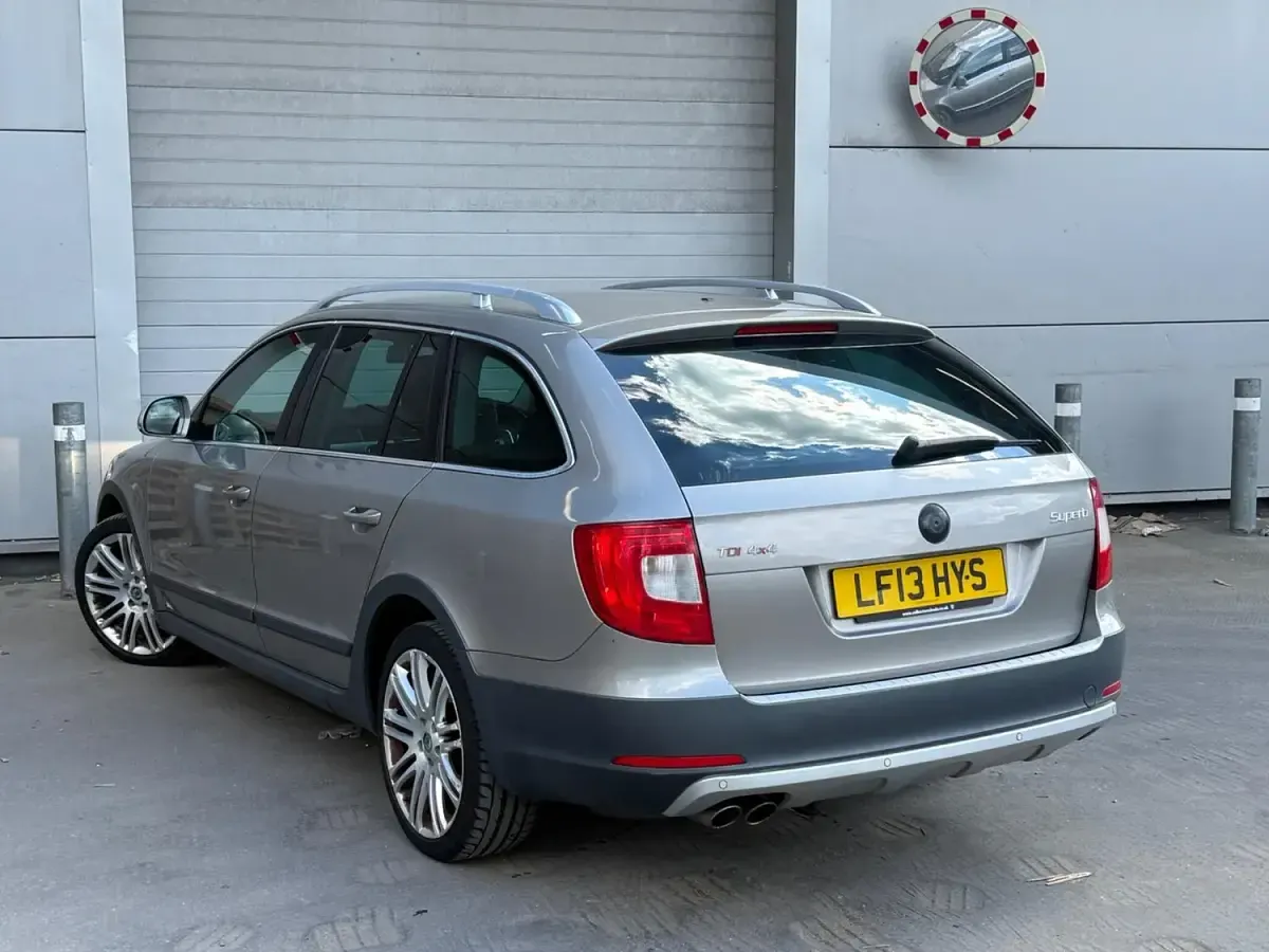 Used Skoda Superb 170 HP (125 kW) 2013 Beige Estate