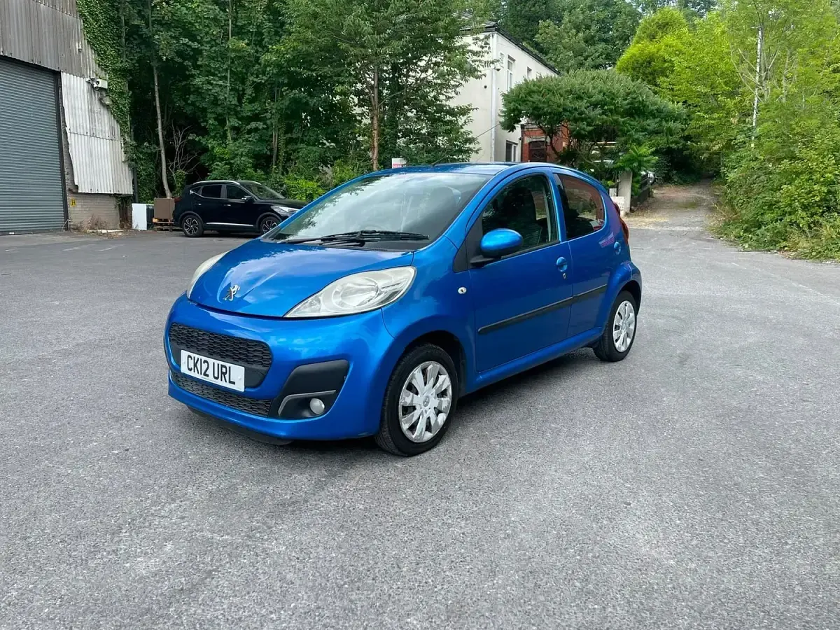 Used Peugeot 107 Active 68 HP (50 kW) 2012 Blue Hatchback