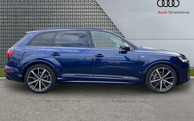 Used Audi Q7 Black Edition 286 HP (210 kW) 2023 Blue SUV