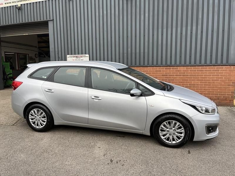 Used Kia Ceed 2017 Silver Hatchback