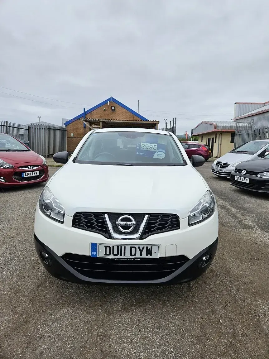 Used Nissan Qashqai Acenta 150 HP (110 kW) 2011 White SUV