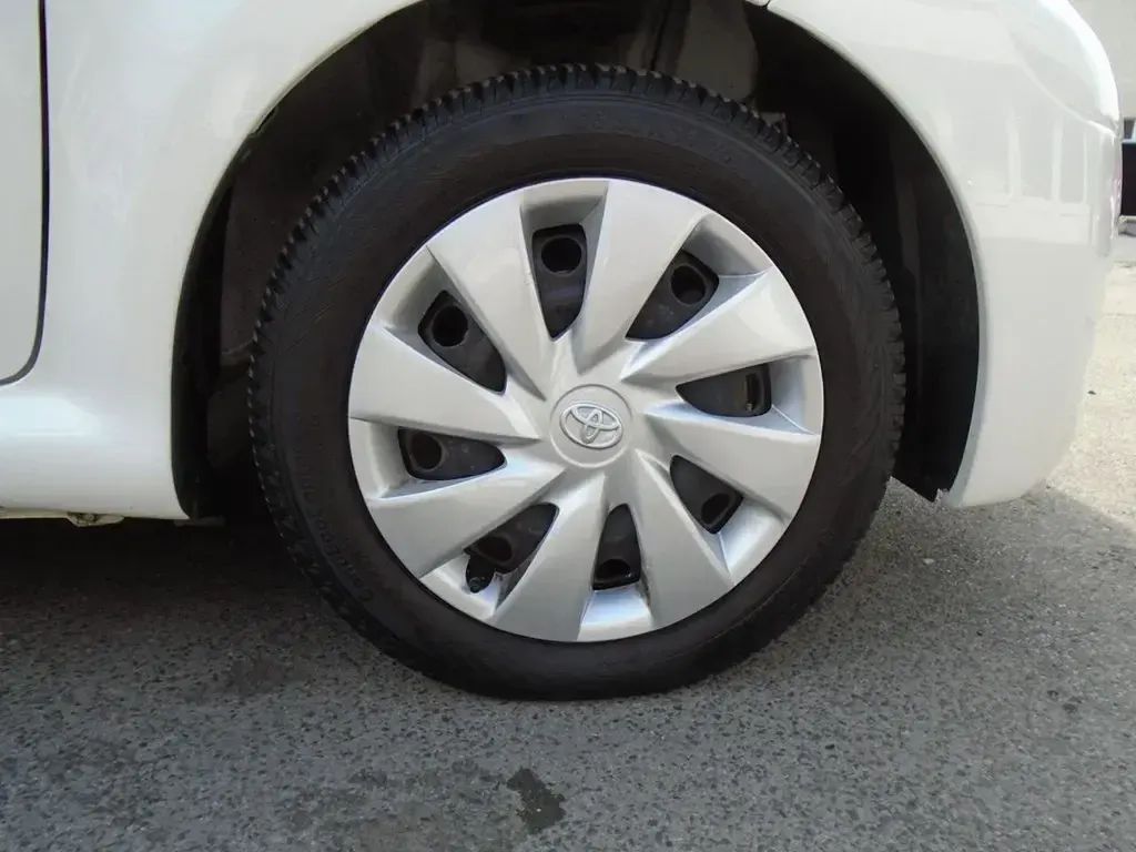 Used Toyota Aygo 68 HP (50 kW) 2014 White Hatchback