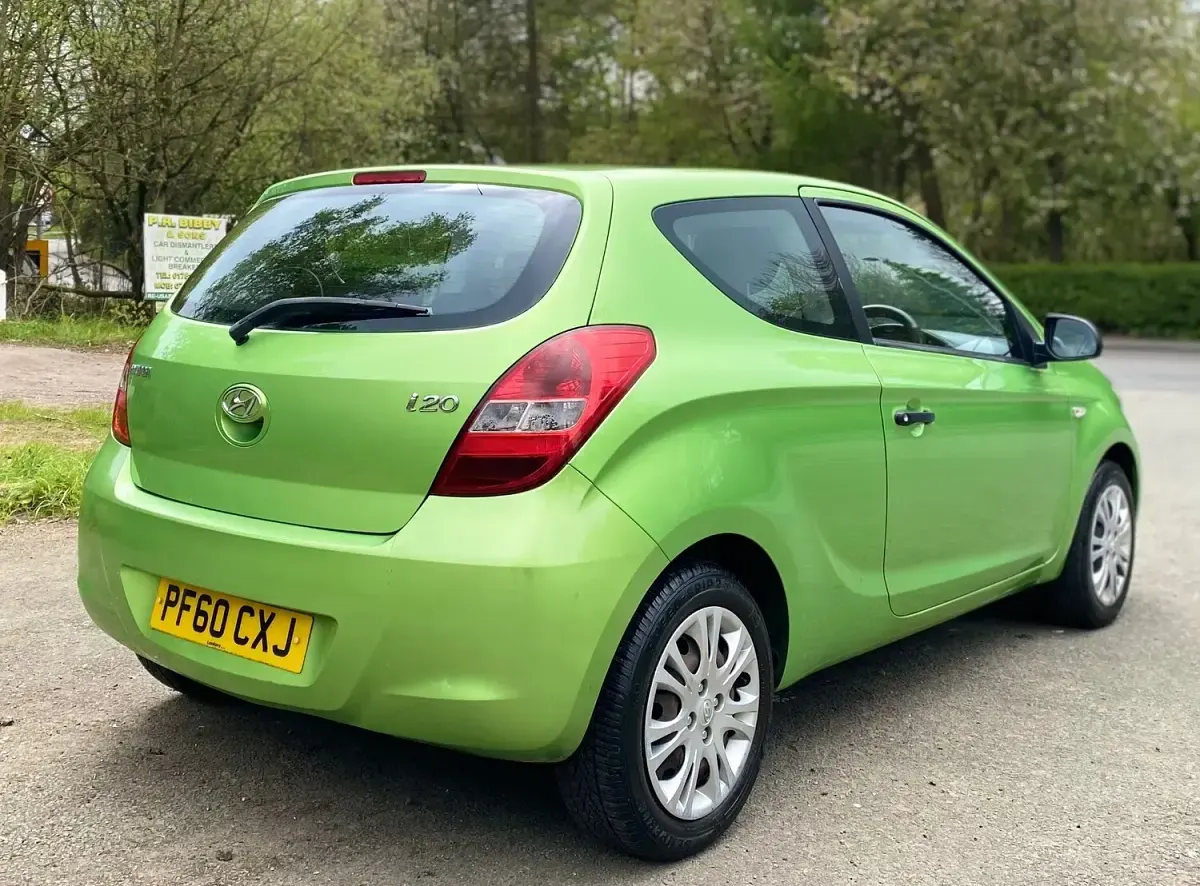 Used Hyundai i20 Classic 78 HP (57 kW) 2011 Green Hatchback