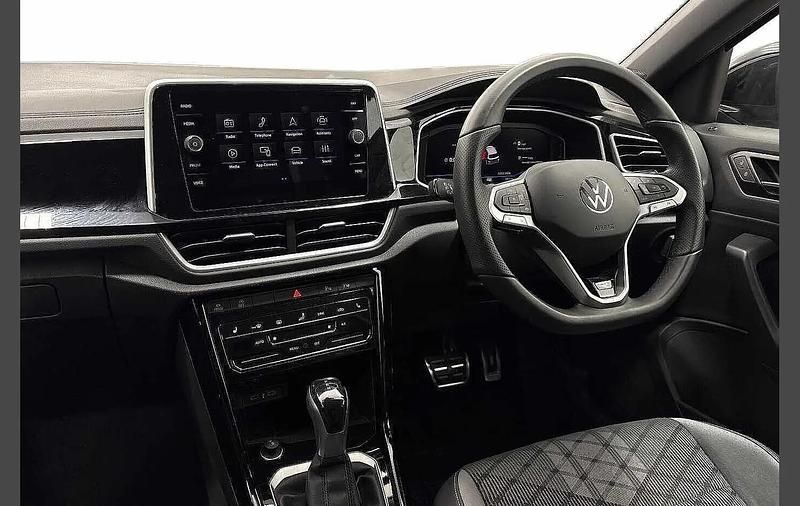 Used VW T-Roc R-line 150 HP (110 kW) 2025 Black SUV