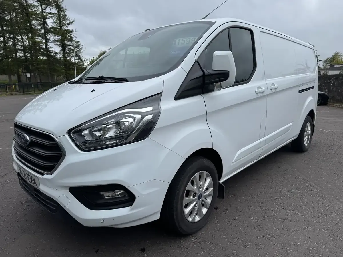 Used Ford Transit Custom Limited 130 HP (95 kW) 2021 White Van